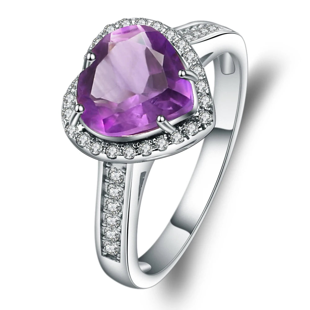 Anillo de iolita en forma de corazón
