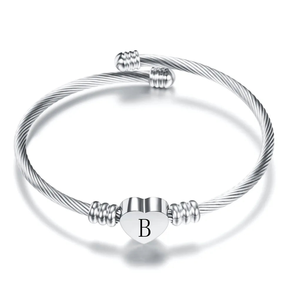 Bracelet manchette en acier inoxydable avec lettre initiale