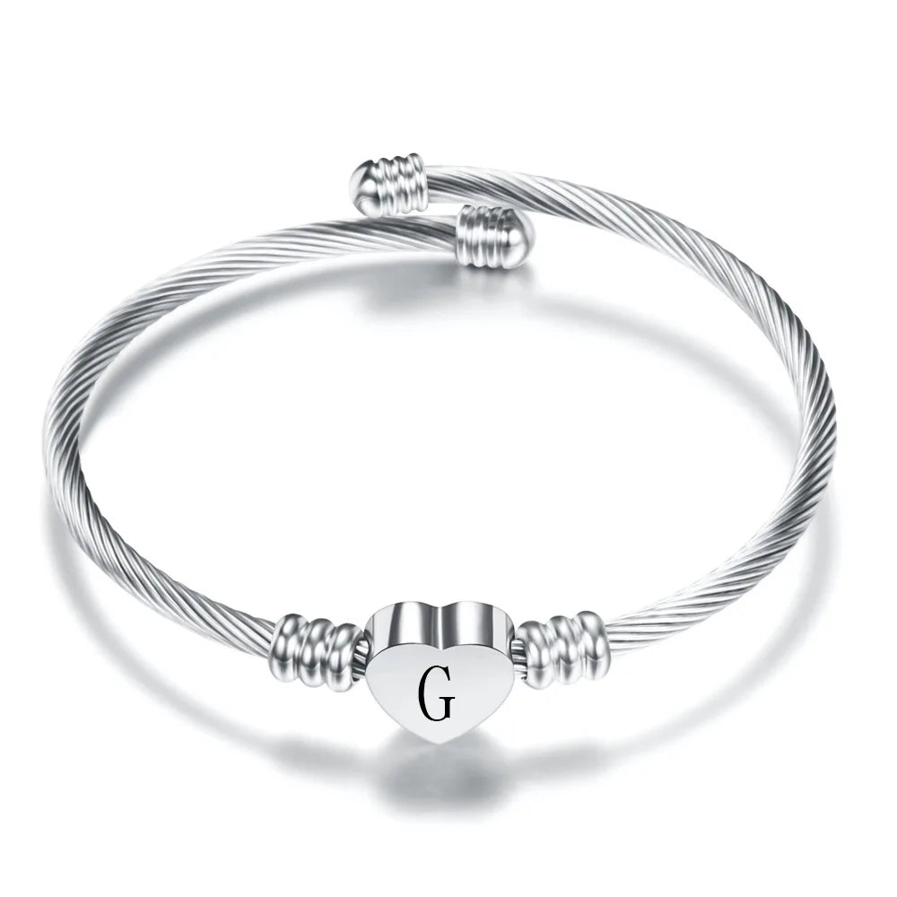 Bracelet manchette en acier inoxydable avec lettre initiale