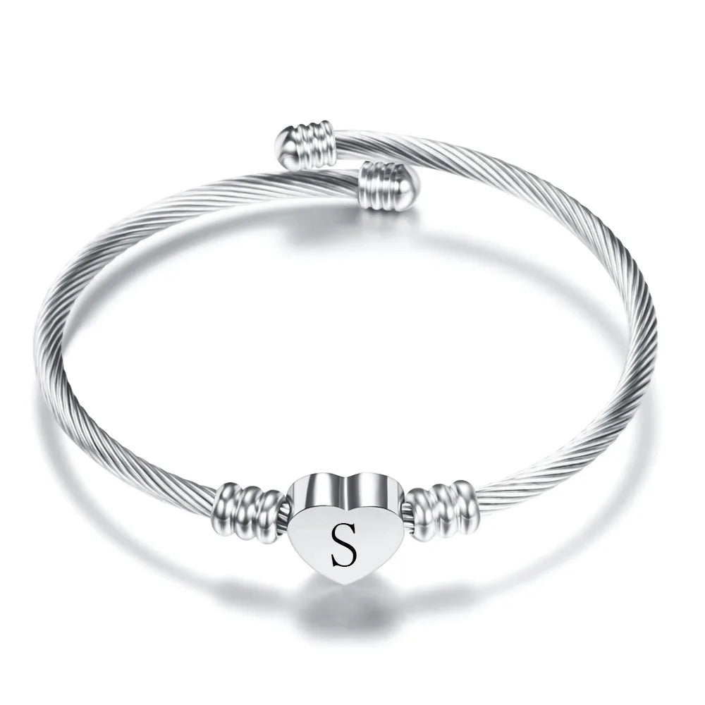 Bracelet manchette en acier inoxydable avec lettre initiale